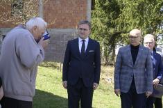 Minister Vučević attends ceremony to mark death anniversary of Košare fighter Ivan Vasojević in Sjenica 