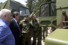 Министар одбране у компанији „Ресор“ у Гаџином Хану