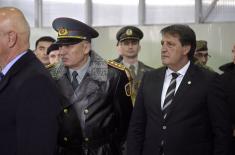 Председници Вучић и Токајев присуствовали приказу наоружања и војне опреме на војном аеродрому у Батајници