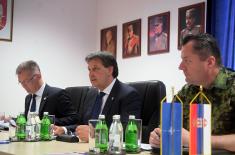 Састанак министра Гашића са замеником помоћника генералног секретара НАТО-а Хамилтоном