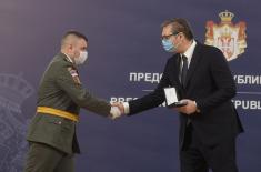 President Vučić presents decorations to members of the Ministry of Defence and the Serbian Armed Forces