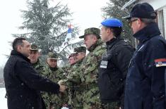 Министар Вулин: Одлична сарадња Војске и МУП на обезбеђењу границе