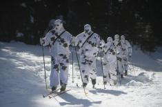 Minister Stefanović visits Military Academy cadets in winter training on Kopaonik Mountain