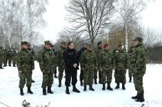 Министар Вулин: Одлична сарадња Војске и МУП на обезбеђењу границе