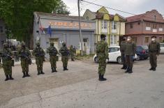 Minister Vulin visited reception centres in the Municipality of Šid: Serbian Armed Forces are providing peace and security for all citizens of Šid and are protecting migrants