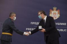 President Vučić presents decorations to members of the Ministry of Defence and the Serbian Armed Forces