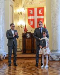 Ministers Stefanović and Ružić present awards to winners of "Our Soldier, Our Hero" competition