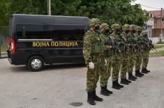 Minister Vulin visited reception centres in the Municipality of Šid: Serbian Armed Forces are providing peace and security for all citizens of Šid and are protecting migrants