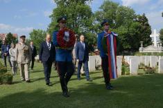 Minister Stefanović and Defence Secretary Wallace pay tribute to defenders of Belgrade