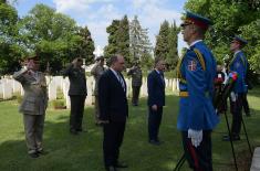 Minister Stefanović and Defence Secretary Wallace pay tribute to defenders of Belgrade