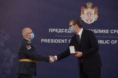 President Vučić presents decorations to members of the Ministry of Defence and the Serbian Armed Forces