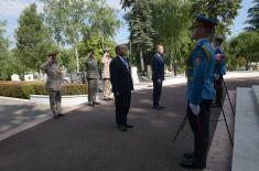 Minister Stefanović and Defence Secretary Wallace pay tribute to defenders of Belgrade