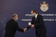 President Vučić presents decorations to members of the Ministry of Defence and the Serbian Armed Forces