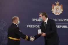 President Vučić presents decorations to members of the Ministry of Defence and the Serbian Armed Forces