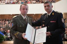 Уручене дипломе кадетима Војне академије