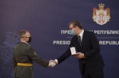 Predsednik Vučić uručio odlikovanja pripadnicima Ministarstva odbrane i Vojske Srbije 