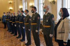 Minister Stefanović presents decorations to deserving members of the Ministry of Defence and Serbian Armed Forces 