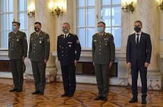 Minister Stefanović presents decorations to deserving members of the Ministry of Defence and Serbian Armed Forces 