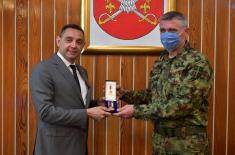 Minister Vulin presents "Twentieth anniversary of defence of the homeland against NATO aggression" military memorial medals 