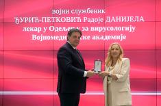 Ministar Gašić uručio odlikovanja pripadnicima Ministarstva odbrane i Vojske Srbije