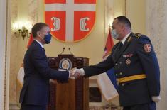 Minister Stefanović presents decorations to deserving members of the Ministry of Defence and Serbian Armed Forces 