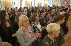 Министар Гашић поводом Дана жена уручио поклоне припадницама система одбране