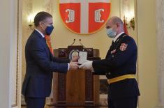 Minister Stefanović presents decorations to deserving members of the Ministry of Defence and Serbian Armed Forces 