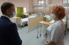 Minister Stefanović visits military Covid hospitals in Novi Sad and Belgrade