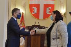 Minister Stefanović presents decorations to deserving members of the Ministry of Defence and Serbian Armed Forces 