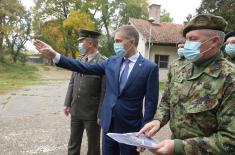 Minister Stefanović visits the barracks where he performed military service