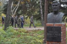 Minister Stefanović visits the barracks where he performed military service