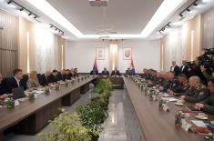 Састанак председника Вучића са највишим руководством система одбране 