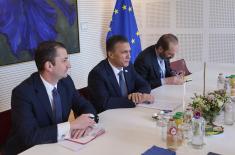 Ministers of Defence of Serbia and Cyprus meet at “Schuman Forum”