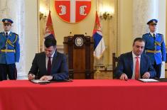 Signing the Agreement on the Transfer of the Rights of Establishment and Obligations of the Aviation Museum