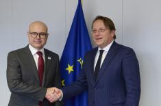 Minister Vučević meets with European Enlargement Commissioner Varhelyi