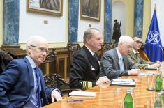 Састанак министра Гашића са командантом Команде здружених снага НАТО у Напуљу адмиралом Манчом
