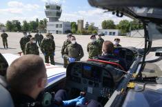 Министар Вулин: Будући пилоти и ученици завршне године Средње стручне војне школе нису прекидали школовање током пандемије