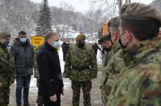 Military help clear snow in Crna Trava