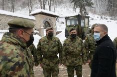 Military help clear snow in Crna Trava