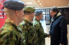 Министар Гашић и генерал Мојсиловић обишли Оперативни центар система одбране