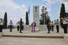 Minister Vučević lays wreath at Makedonitissa military cemetery in Cyprus