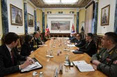 Minister of Defense meets with the Vice-Chief of the Defense Staff of the United Kingdom Armed Forces