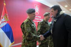 Министар Гашић и генерал Мојсиловић обишли Оперативни центар система одбране