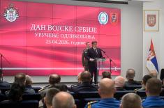 Ministar Gašić uručio odlikovanja pripadnicima Ministarstva odbrane i Vojske Srbije