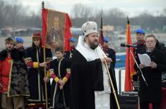 Kadet Vojne akademije Sava Stanković prvi doplivao do Časnog krsta