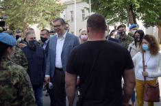 President Vučić visits vaccination point: Thank you to Serbian Armed Forces for taking their task seriously