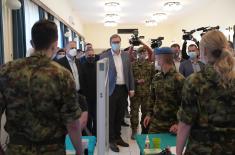 President Vučić visits vaccination point: Thank you to Serbian Armed Forces for taking their task seriously