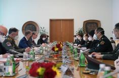 Sastanak predsednika Vučića sa ministrom odbrane Kine Fengheom 