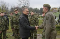 Povećane plate vojnicima na dobrovoljnom služenju vojnog roka 