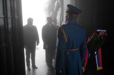 Položen venac na Spomenik Neznanom junaku povodom Dana primirja 